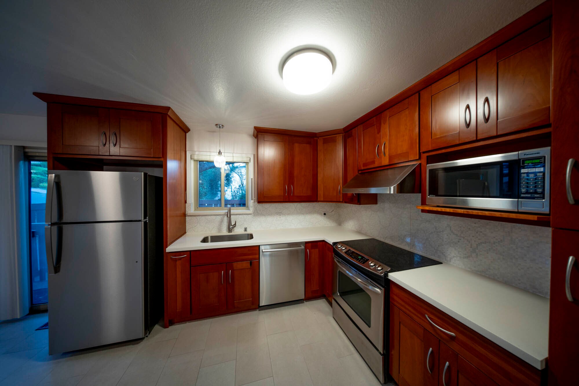 Building Photo - 2022 Ascot Dr