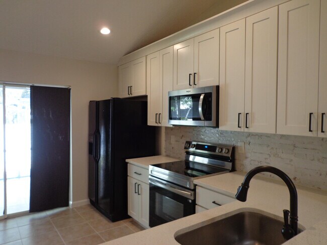 Building Photo - 1169 Mulberry Pl