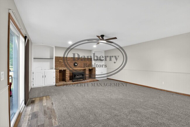 Building Photo - 3018 Gleneagle Dr