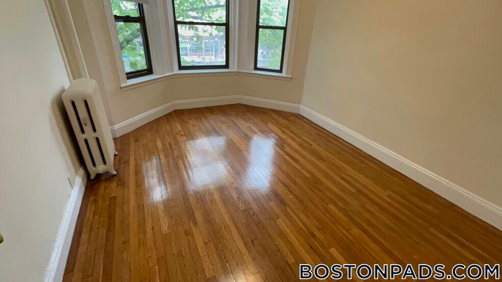 Building Photo - 1156 Commonwealth Ave