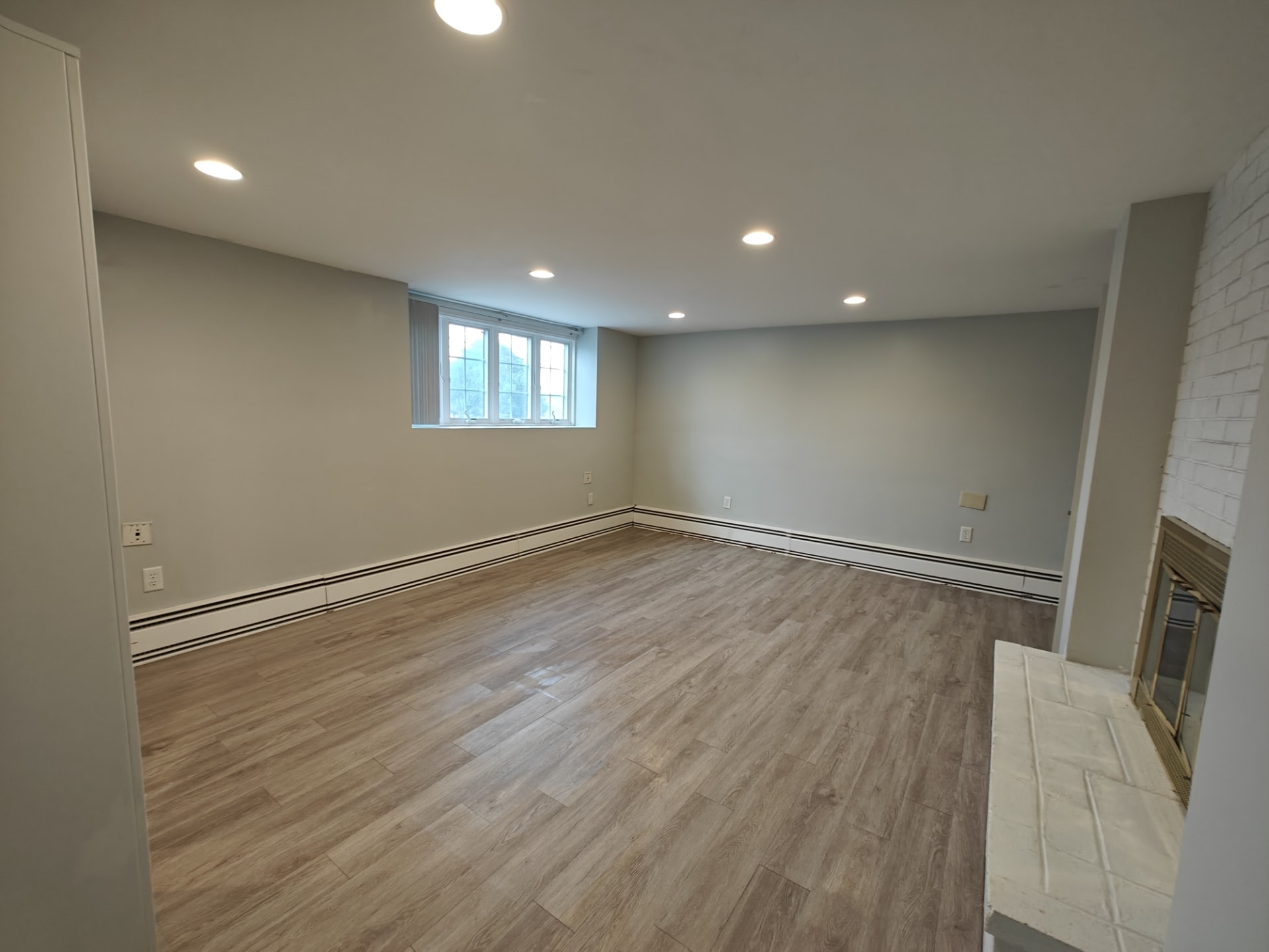 Building Photo - 548 Worcester St