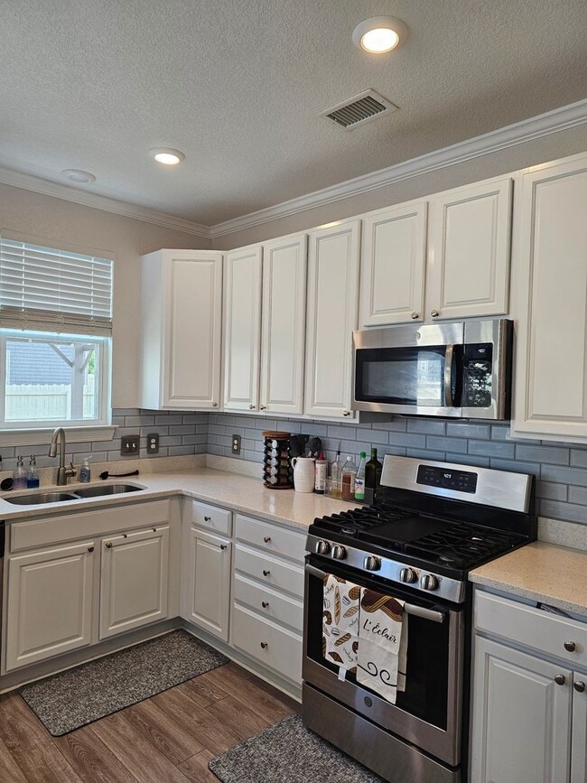 Building Photo - 1949 Bexley Ln