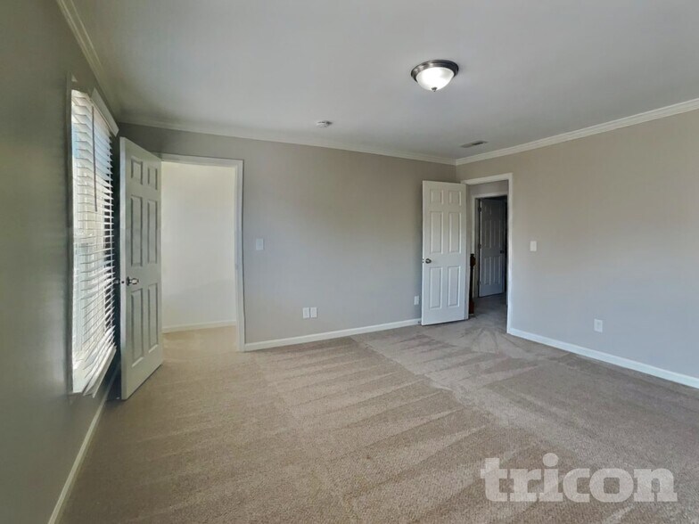 Building Photo - 6013 Rittenhouse Rd