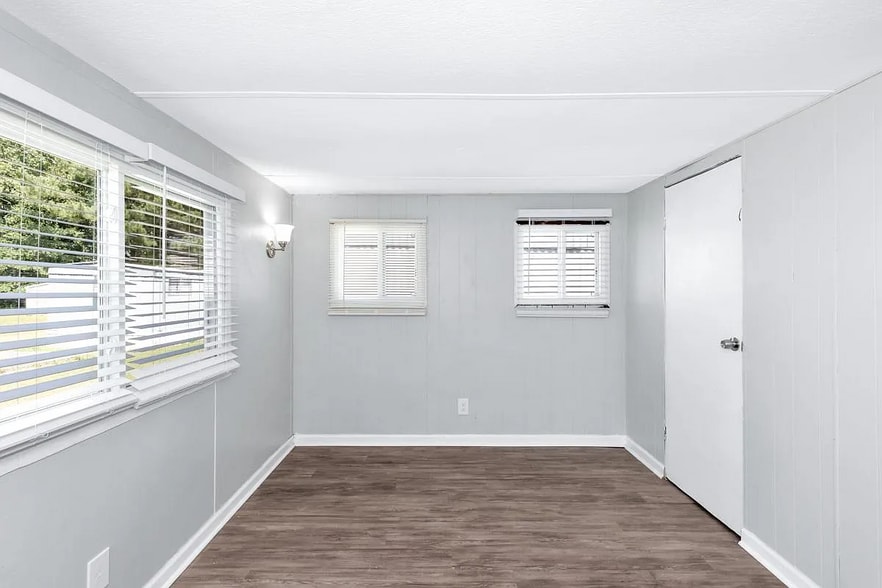 Building Photo - 415 W Limestone Rd