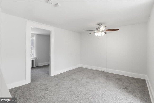 Building Photo - 819 E Marion St