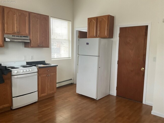 Building Photo - 205 N Wellwood Ave