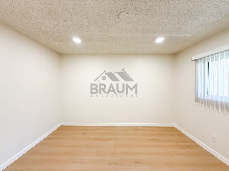 Building Photo - 19405 Haynes St