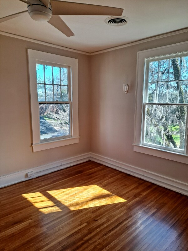 Building Photo - 723 Arsenal Pl