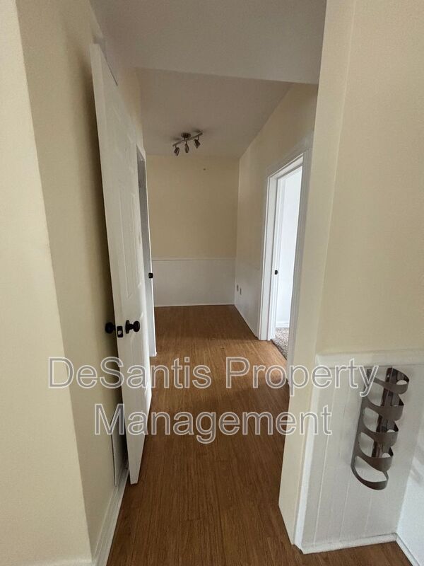 Building Photo - 3037 Pulawski Wy
