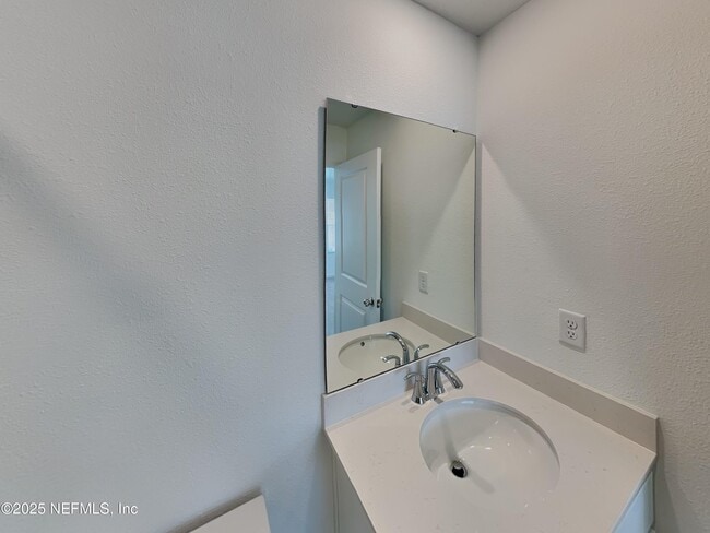 Building Photo - 590 Holly Lks Dr