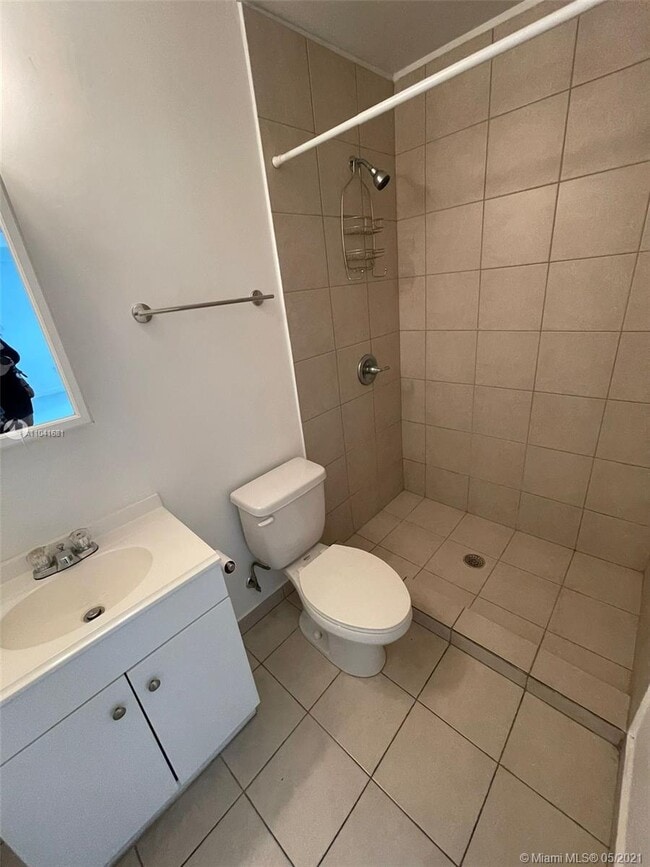 Building Photo - 118 NW 24th St