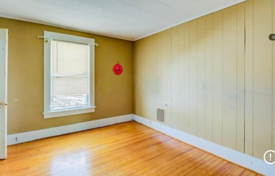 Building Photo - 205 W Fulton St