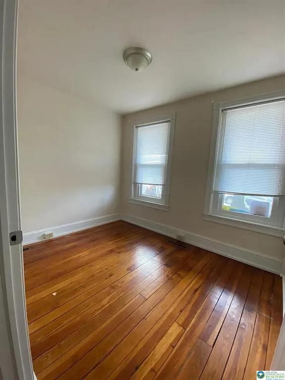 Building Photo - 528 Selfridge St