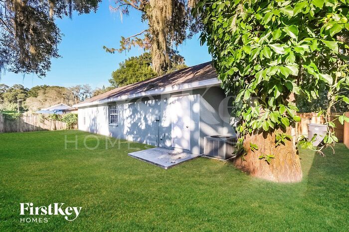 Building Photo - 5322 Plum Ave