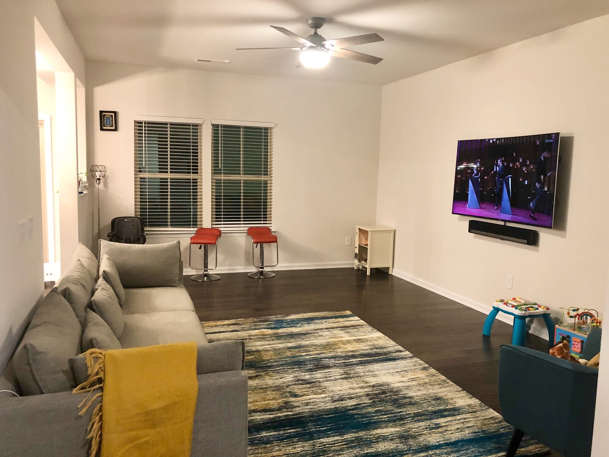 Living room - 4014 Audubon Park Dr