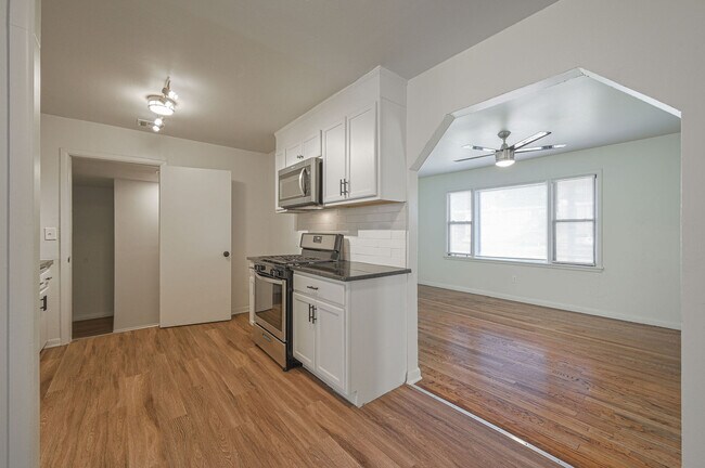 Building Photo - 5954 NW 35th St