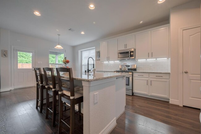 Building Photo - 3114 Calla Lily Trl