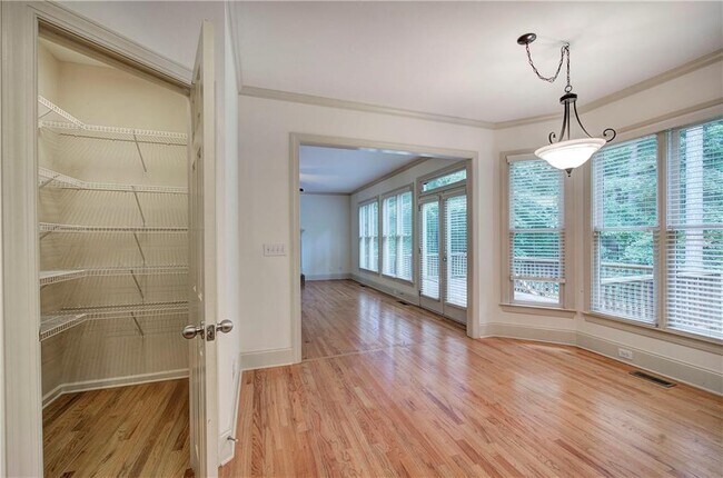 Building Photo - 2320 Starr Lake Dr NW