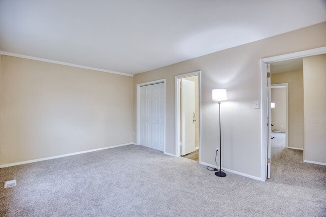 Building Photo - 5721 E Hastings Arch