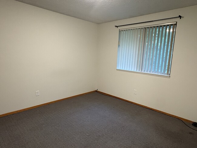 Building Photo - 1543 Hubbard Rd