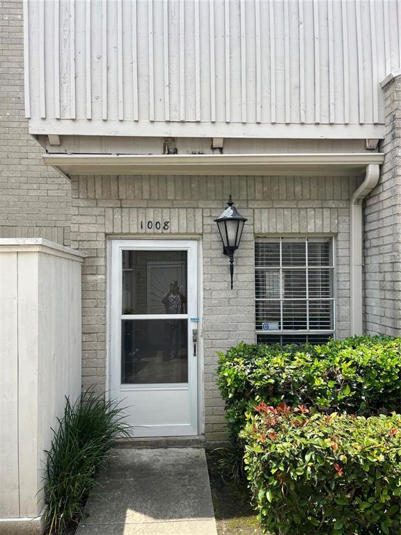 Building Photo - 3800 Tanglewilde St