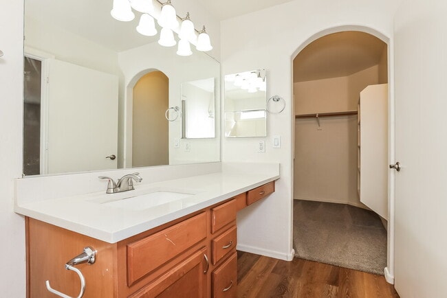 Building Photo - 4966 E Magnus Dr