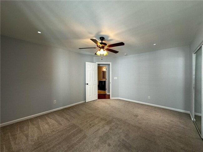 Building Photo - 3255 Park Chase