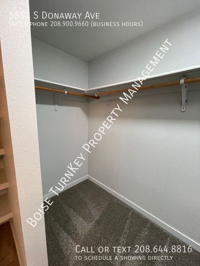 Building Photo - 5861 S Donaway Ave