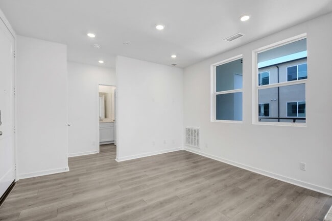 Building Photo - Brand New Construction! Modern 2 Bed, 2 Ba...