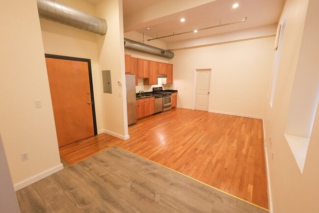 Primary Photo - 960 Broadway