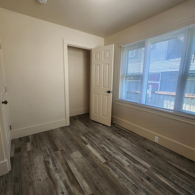 Building Photo - 112 Arvon Ave