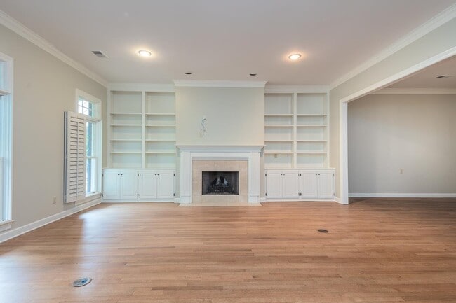 Building Photo - 1060 Island Dr