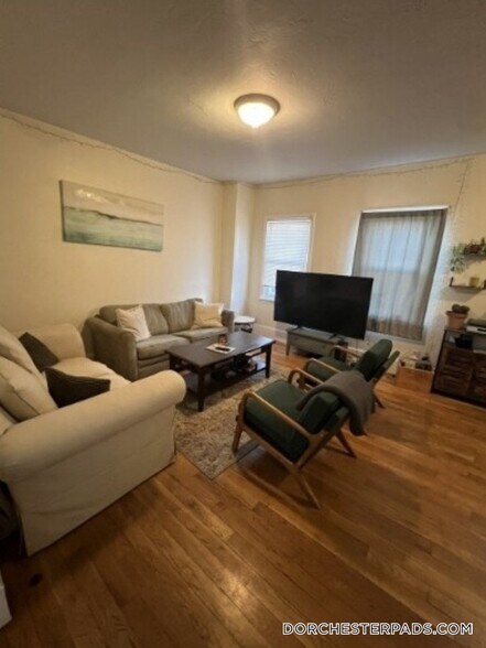 Primary Photo - 4 Sexton Ct