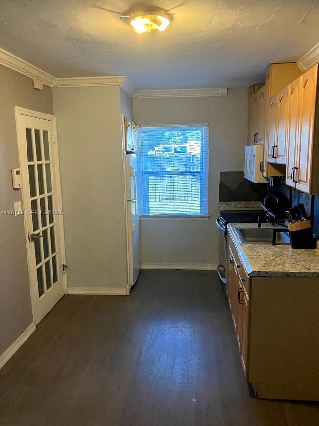 Building Photo - 2127 Wilson St