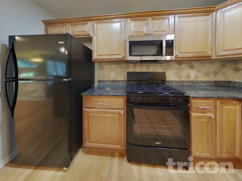 Building Photo - 2280 Lexington Way