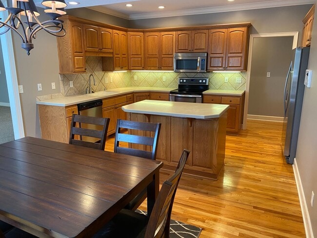 Building Photo - Wonderful Fox Chase home with fantastic sp...