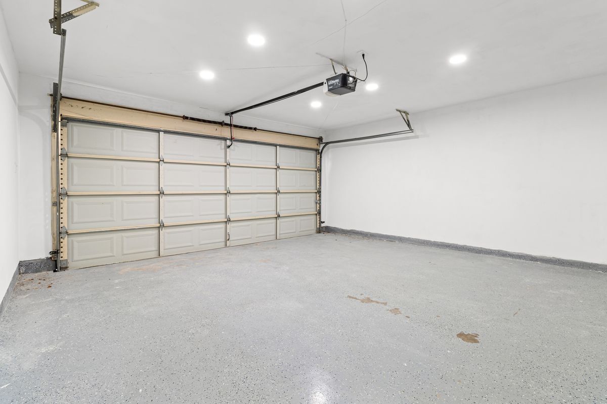 Building Photo - 11131 Henge Dr