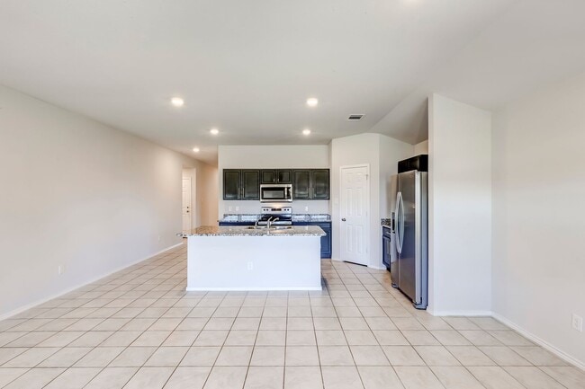 Building Photo - 9705 Kensley Rose Dr