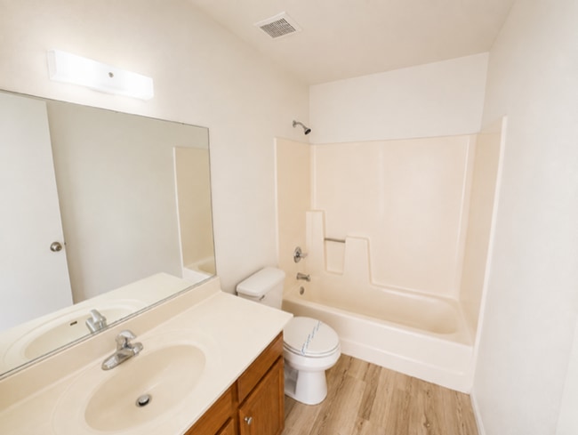 Building Photo - 3128 E Cicero St
