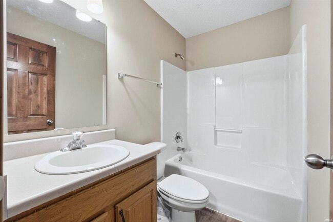 Building Photo - 7455 Montclair Dr