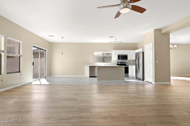 Building Photo - 9303 E Whitewing Dr