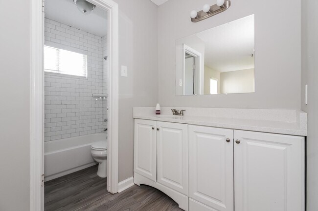 Building Photo - 4359 Crescent Park Dr