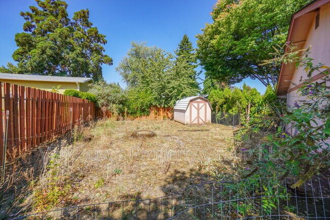 Building Photo - 1902 NE 128th Ave