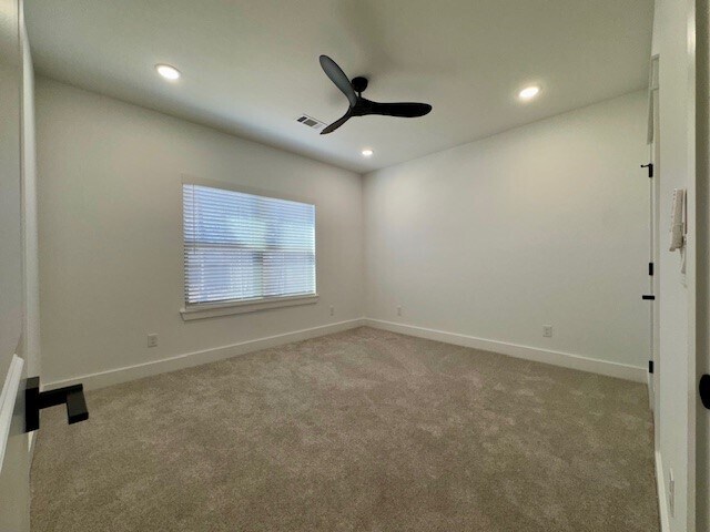 Building Photo - 12 Beneraird Ln