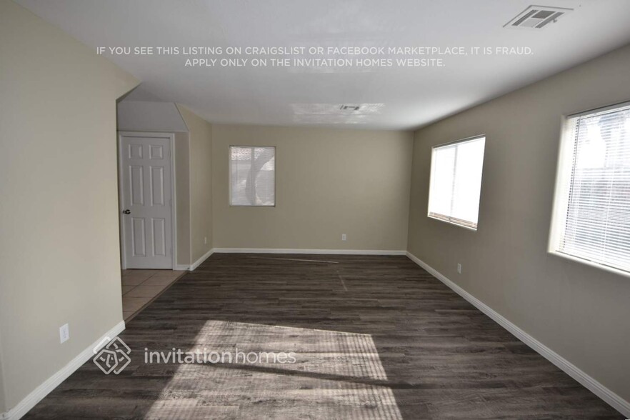 Building Photo - 2315 Ozark Way