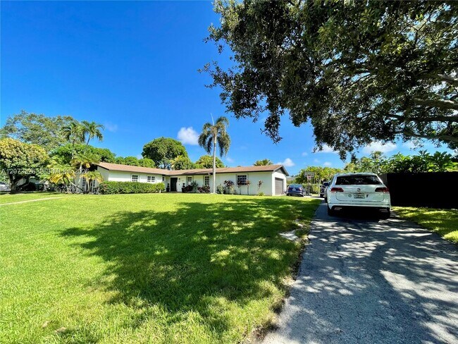 Building Photo - 8522 SW 148th Terrace