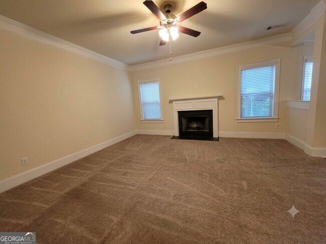 Building Photo - 165 Regency Pl