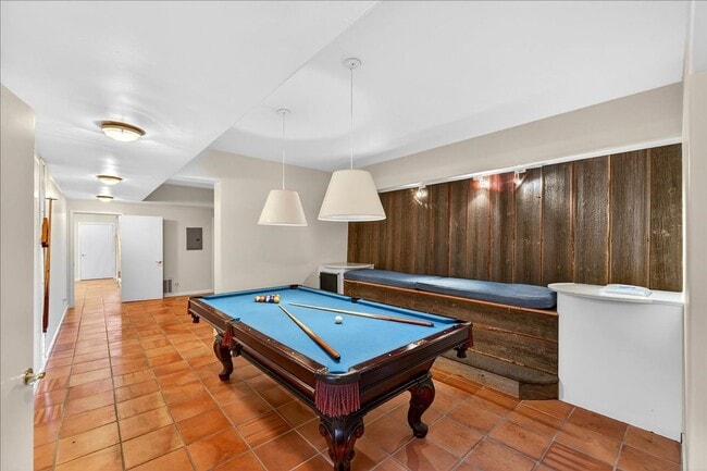 Building Photo - Gorgeous Executive Home Over Downtown Los Gatos