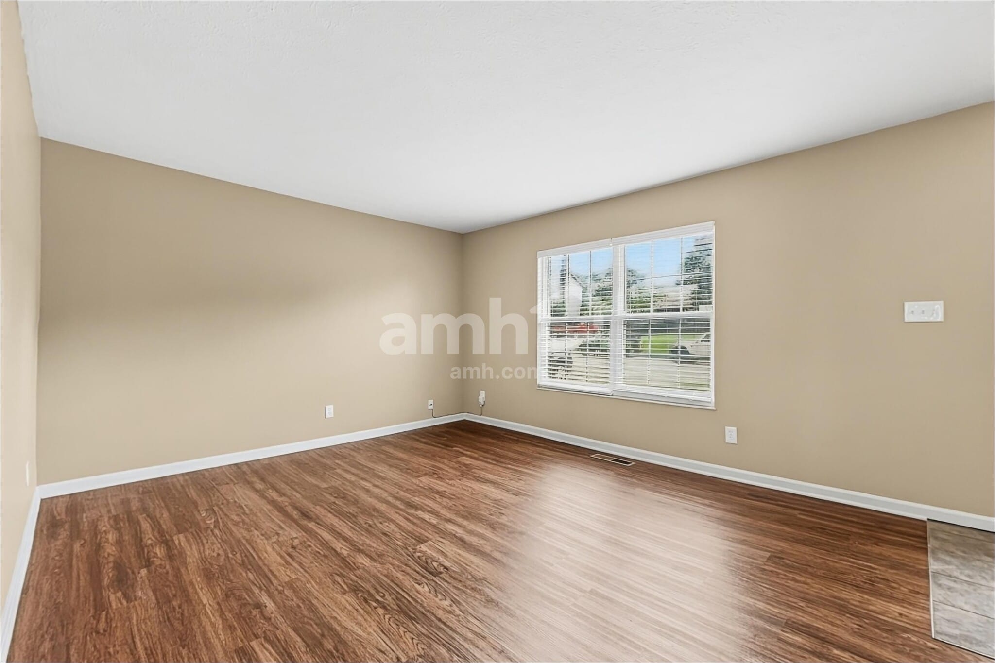 Building Photo - 6401 Sharps Ridge Ct