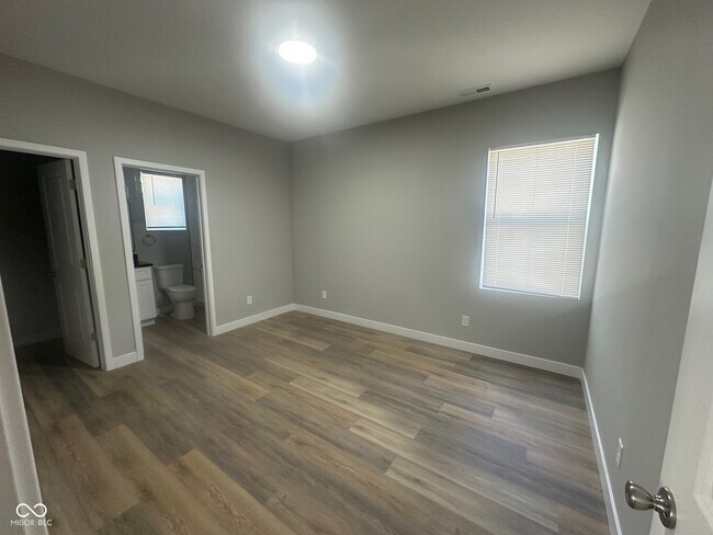 Building Photo - 2612 Boulevard Pl